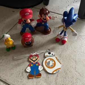 Mario & Other Figurines & Ornaments